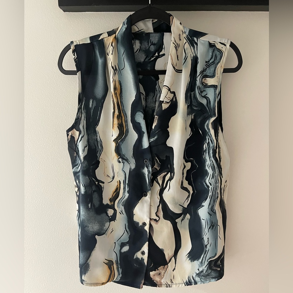Marble Pattern V-Neck Top